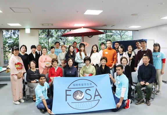 ภาพถ่ายกลุ่มของผู้ที่เข้าร่วมในกิจกรรม FOSA